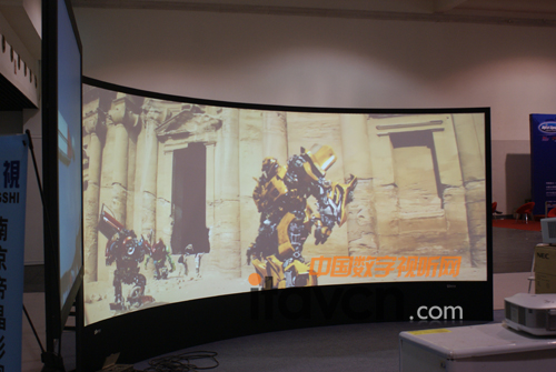 帝晶環(huán)形立體幕成為上海標(biāo)牌展焦點(diǎn)