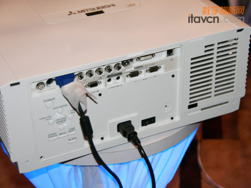 �[�P���� �����p������ͶӰ�C�ھ��l��