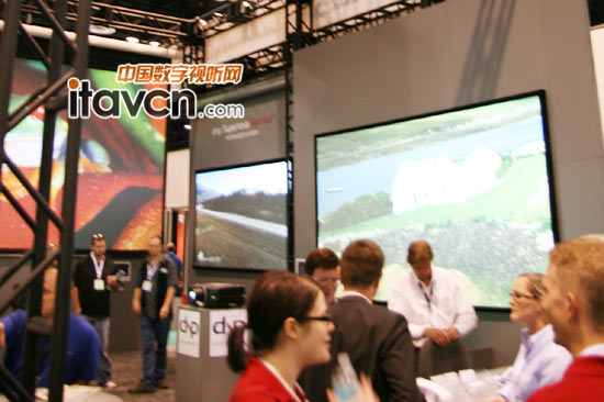 DNP攜多款正投屏幕參展