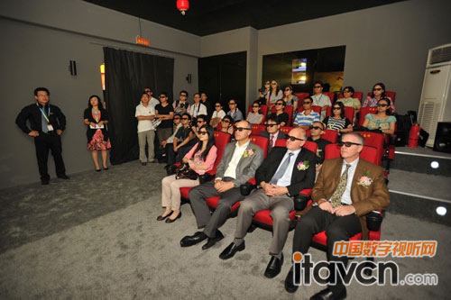 DP CINEMA�Č��IӰԺչ�d�鵽���������M���𺳵�3DӰƬչʾ