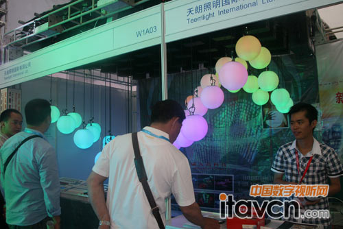 ��������չ�_