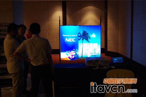 ����ͶӰ-1�_NEC PA500X+