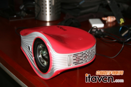 �ňD�����¸���ͶӰ�C