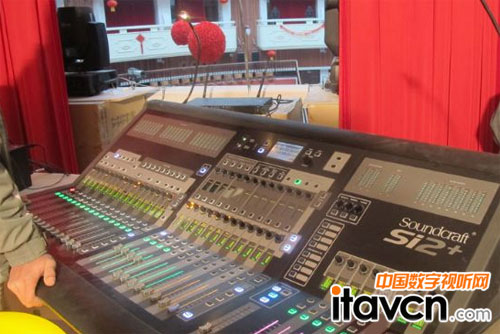 英國(guó)聲藝(Soundcraft)Si2+ 數(shù)字實(shí)況調(diào)音臺(tái)
