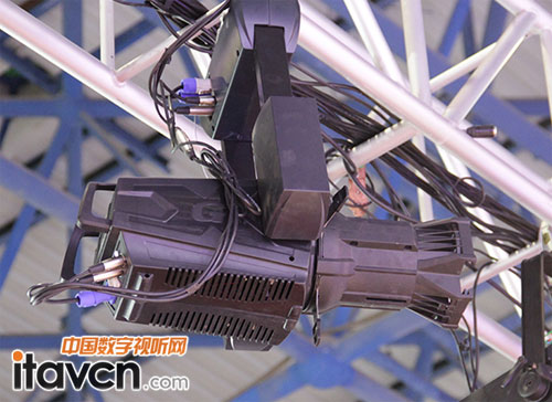 二動作LED數字化聚光燈