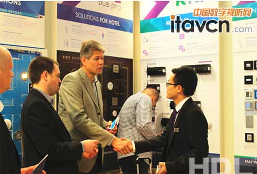 河?xùn)|企業(yè)展臺(tái)一角