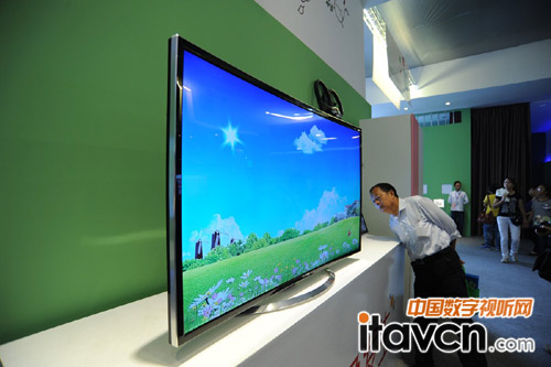 國產曲面電視不甘落人于后,長虹曲面電視
