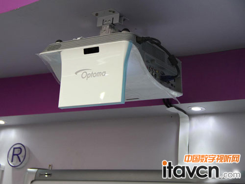 奧圖碼投影機(jī)