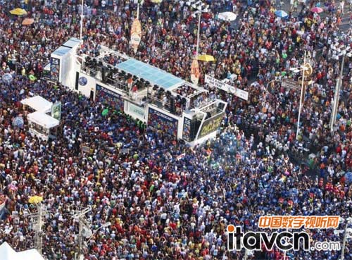 狂歡節現場人山人海