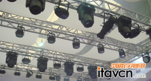 廣州雅駿攜旗下系列燈光產品華麗亮相