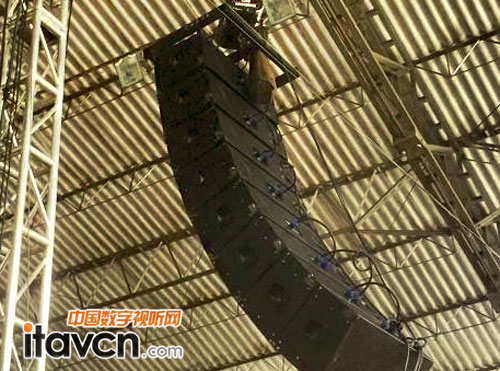 神廟助陣Juan Fernando Velasco演唱會