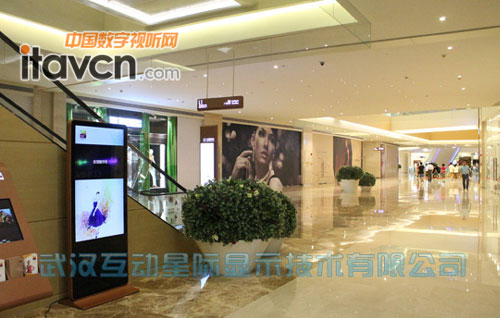 互動(dòng)星際商場(chǎng)多媒體智能導(dǎo)覽導(dǎo)購(gòu)系統(tǒng)用于電梯區(qū)域
