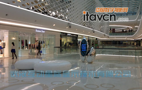 互動(dòng)星際商場(chǎng)多媒體智能導(dǎo)覽導(dǎo)購(gòu)系統(tǒng)用于商場(chǎng)休息區(qū)域