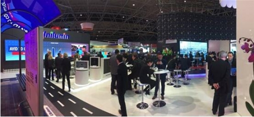 洲明科技(12-H57)成全場最火爆展位,新老客戶紛紛駐足洽談。