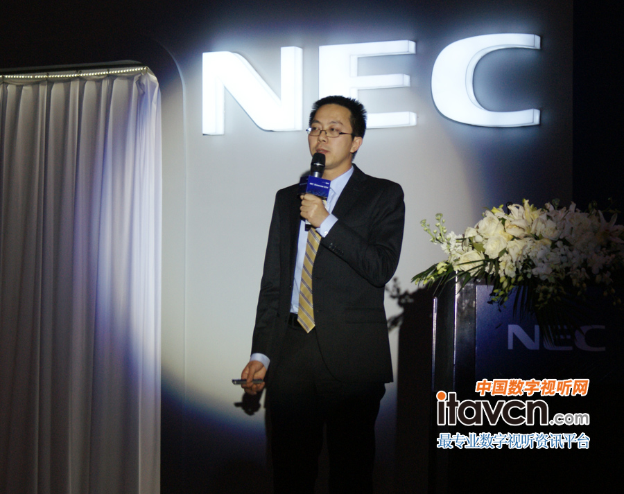 顯示產(chǎn)品解決方案事業(yè)部全國(guó)顯示器銷(xiāo)售部長(zhǎng)李帑