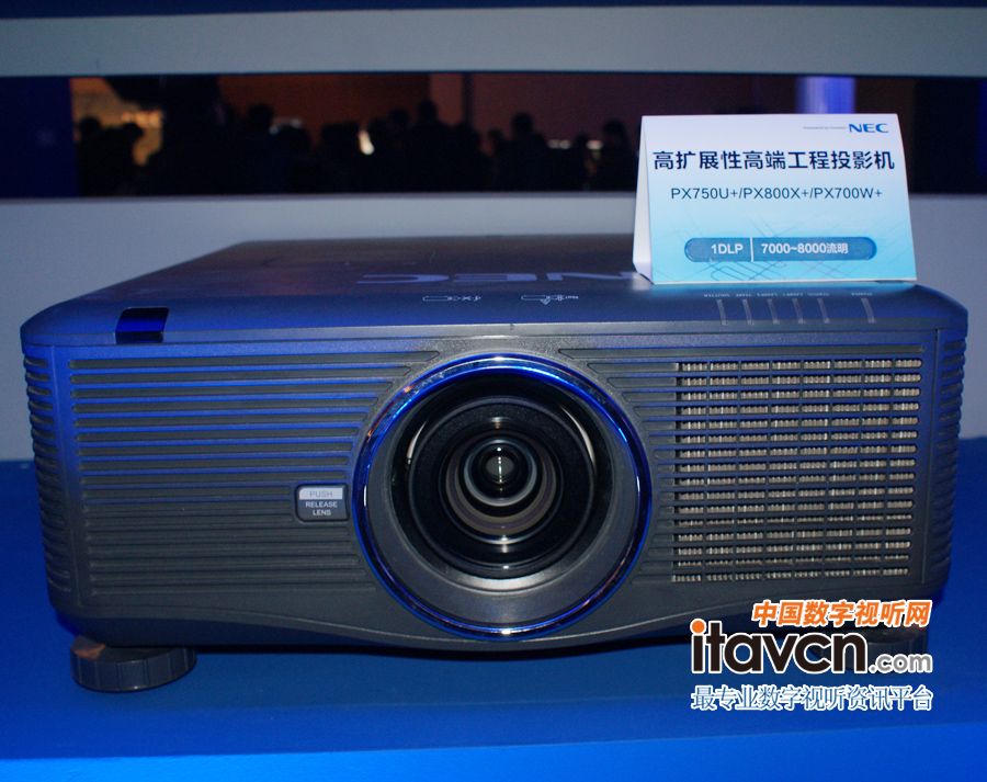 �ߔU(ku��)չ�Ը߶˹���ͶӰ�C(j��)