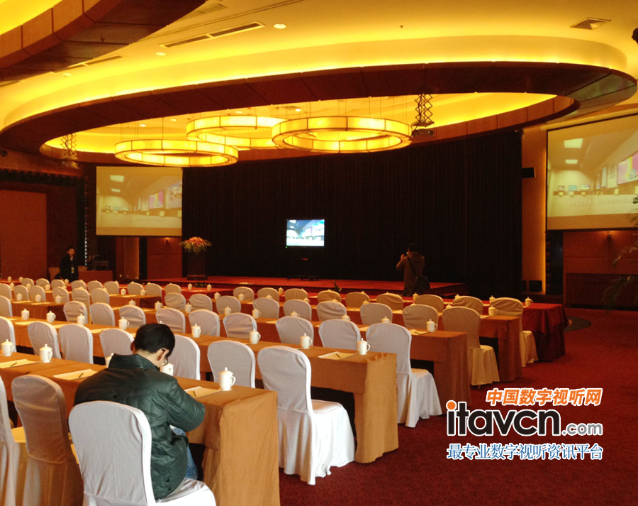 2014�����U��Ʒ�l(f��)�������Ϻ�¡���e��