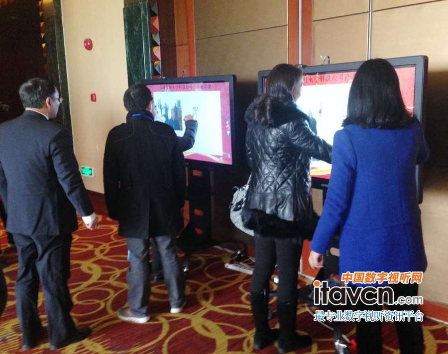 2014�����U��Ʒ�l(f��)�������Ϻ�¡���e��