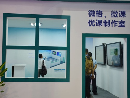 ���չλ�D������