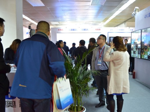 �r���Wҕչλ���e����