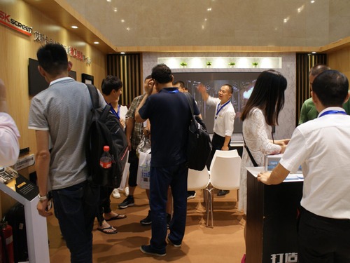 ����չλ�˚ⱬ��